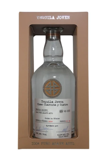 Clase Cuarenta y Cuatro Joven 80.44 (750ml)