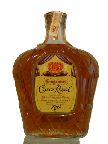 Seagrams Crown Royal Whiskey - 1962 (750ml)